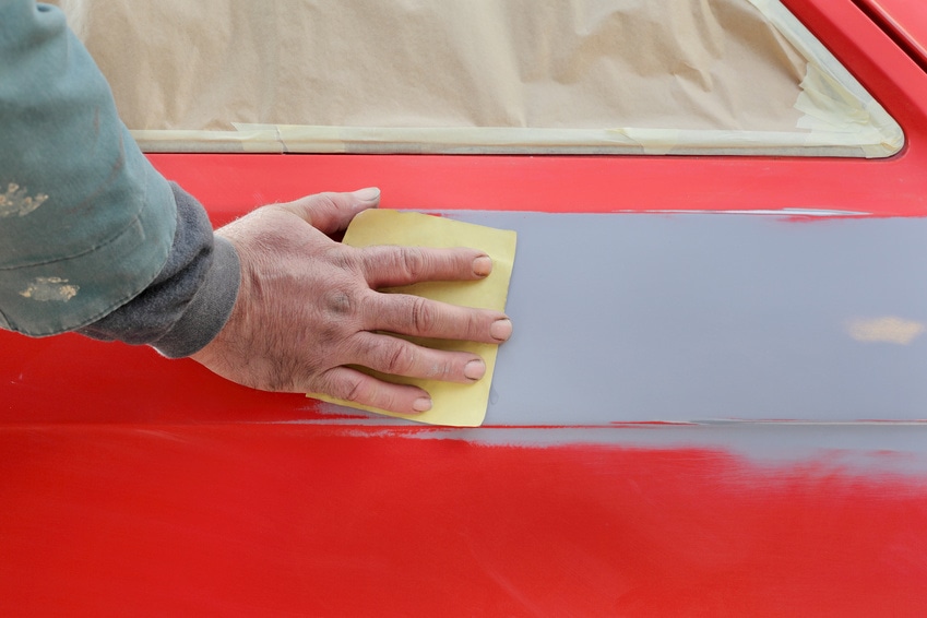 Comment enlever de la peinture sur la carrosserie de voiture